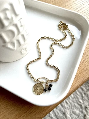 COLLIER SCORPION CHAINE ET OBSIDIENNE DOREE