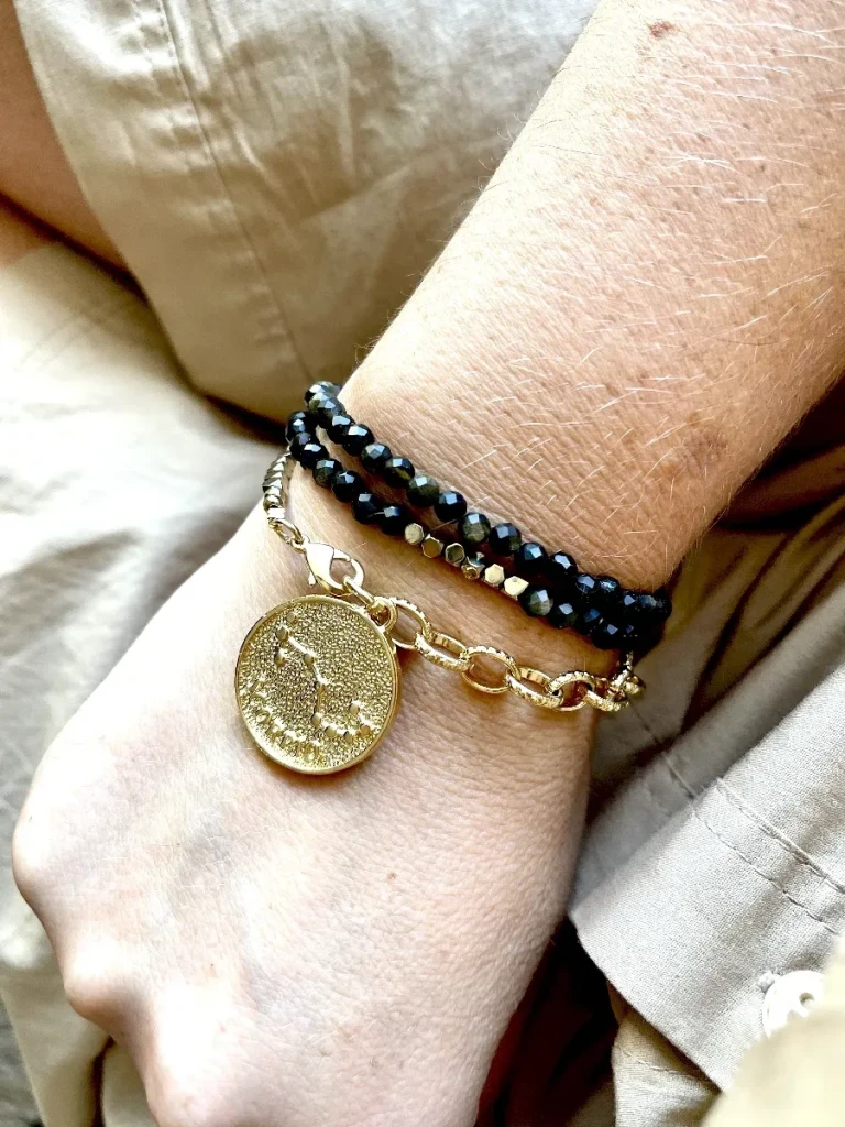 collier scorpion obsidienne dorée