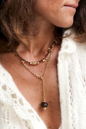 collier grenat