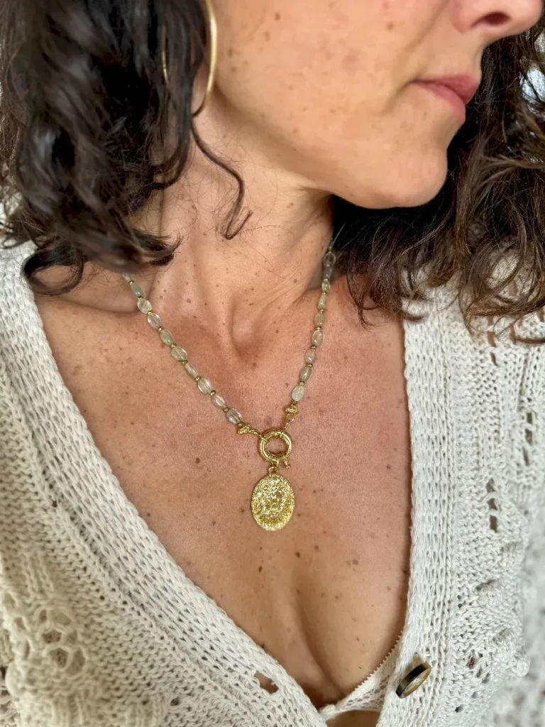 collier saba fluorite