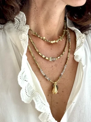 collier grenat vert