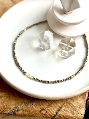 COLLIER PYRITE ET QUARTZ RUTILE CELESTE