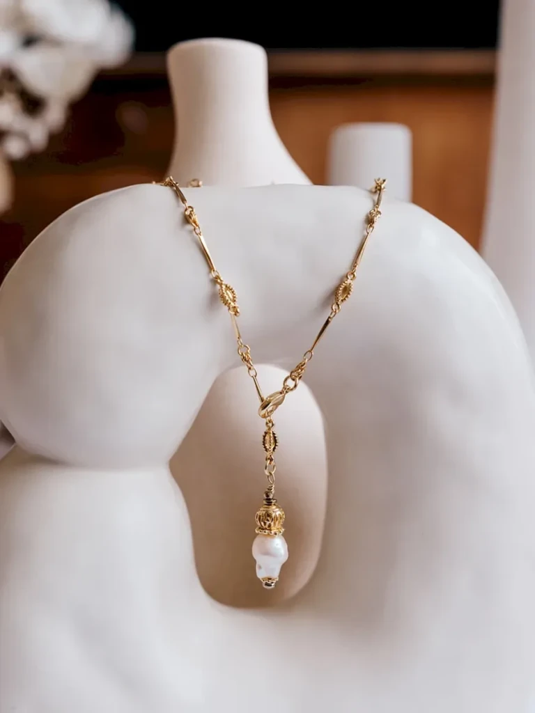 collier chaine pendule Suzanne