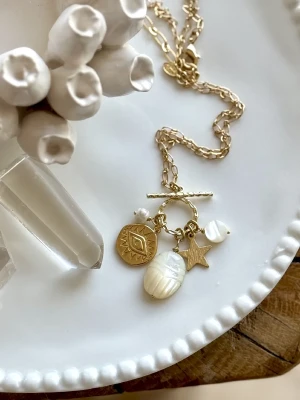 COLLIER TOGGLE SCARAB NACRE - Féminité, Douceur, Intuition