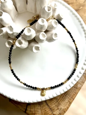COLLIER ONDINE SCARABÉE OBSIDIENNE  héritages familiaux, blocages, protection