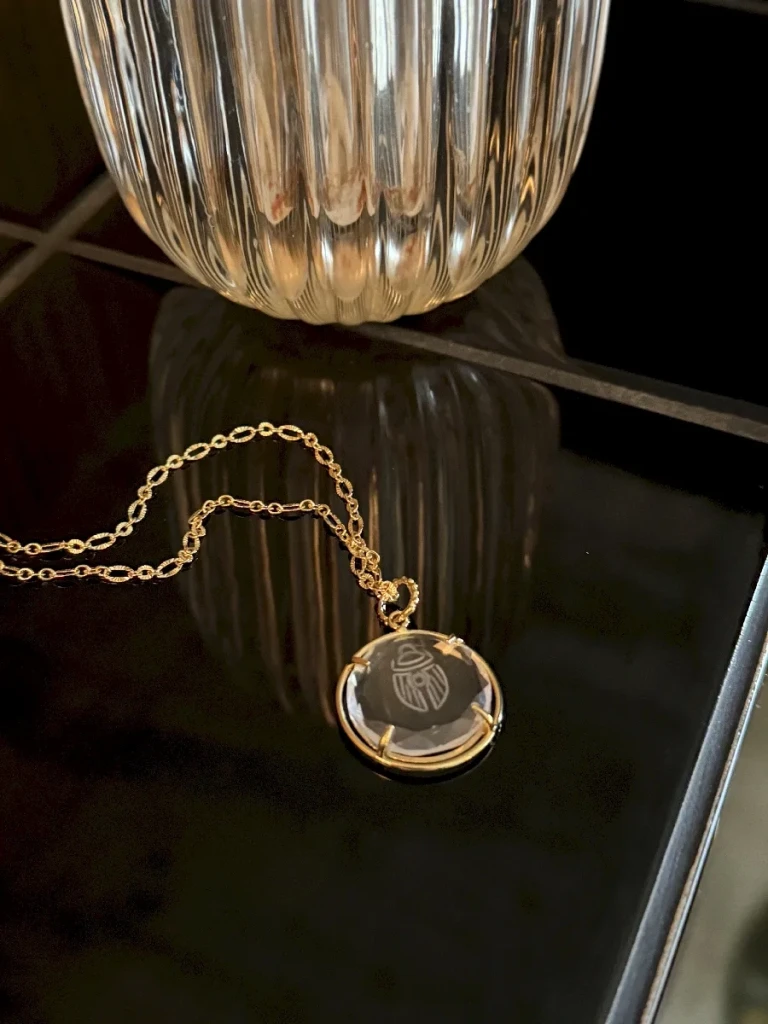 PENDENTIF MÉDAILLON CRISTAL DE ROCHE PAULETTE QUINCAILLERIE_10