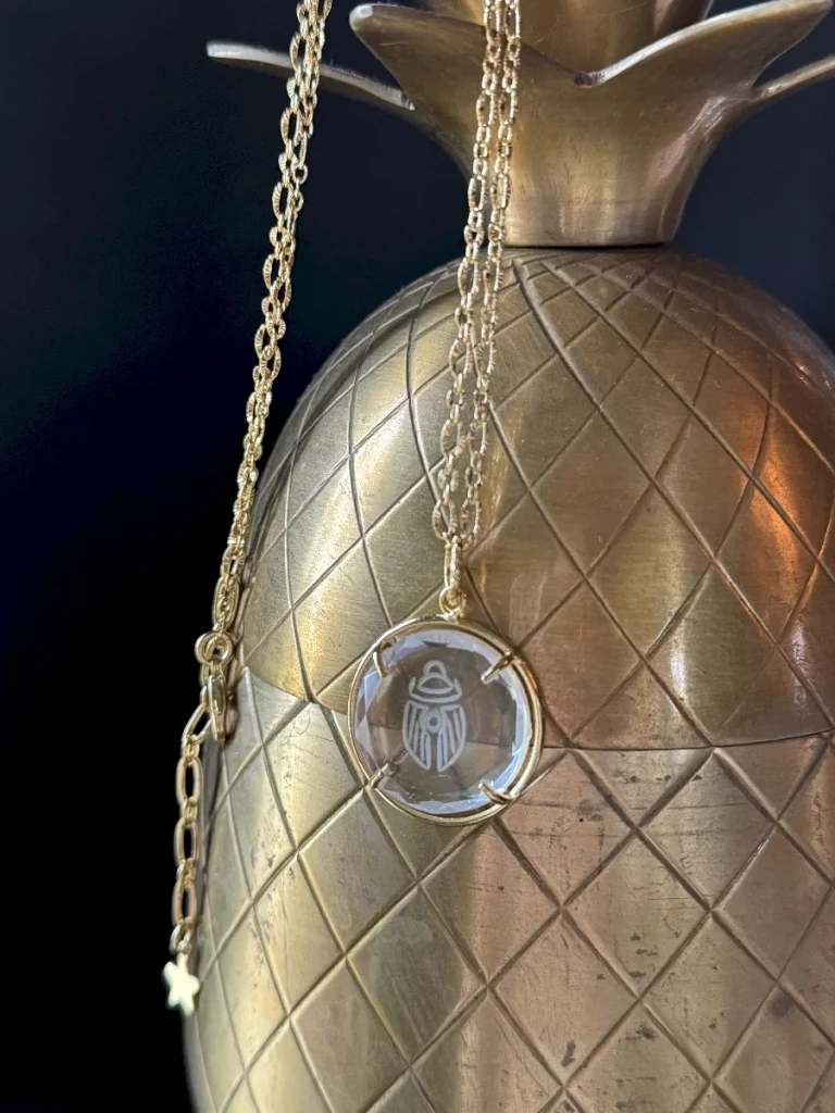 PENDENTIF MÉDAILLON CRISTAL DE ROCHE PAULETTE QUINCAILLERIE_12