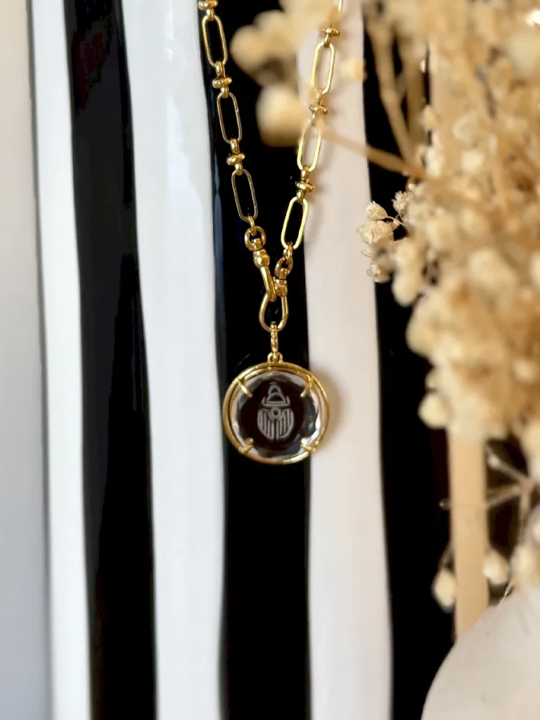 PENDENTIF MÉDAILLON CRISTAL DE ROCHE PAULETTE QUINCAILLERIE_8